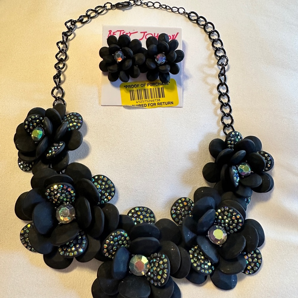 ✨SOLD✨Betsey Johnson Set